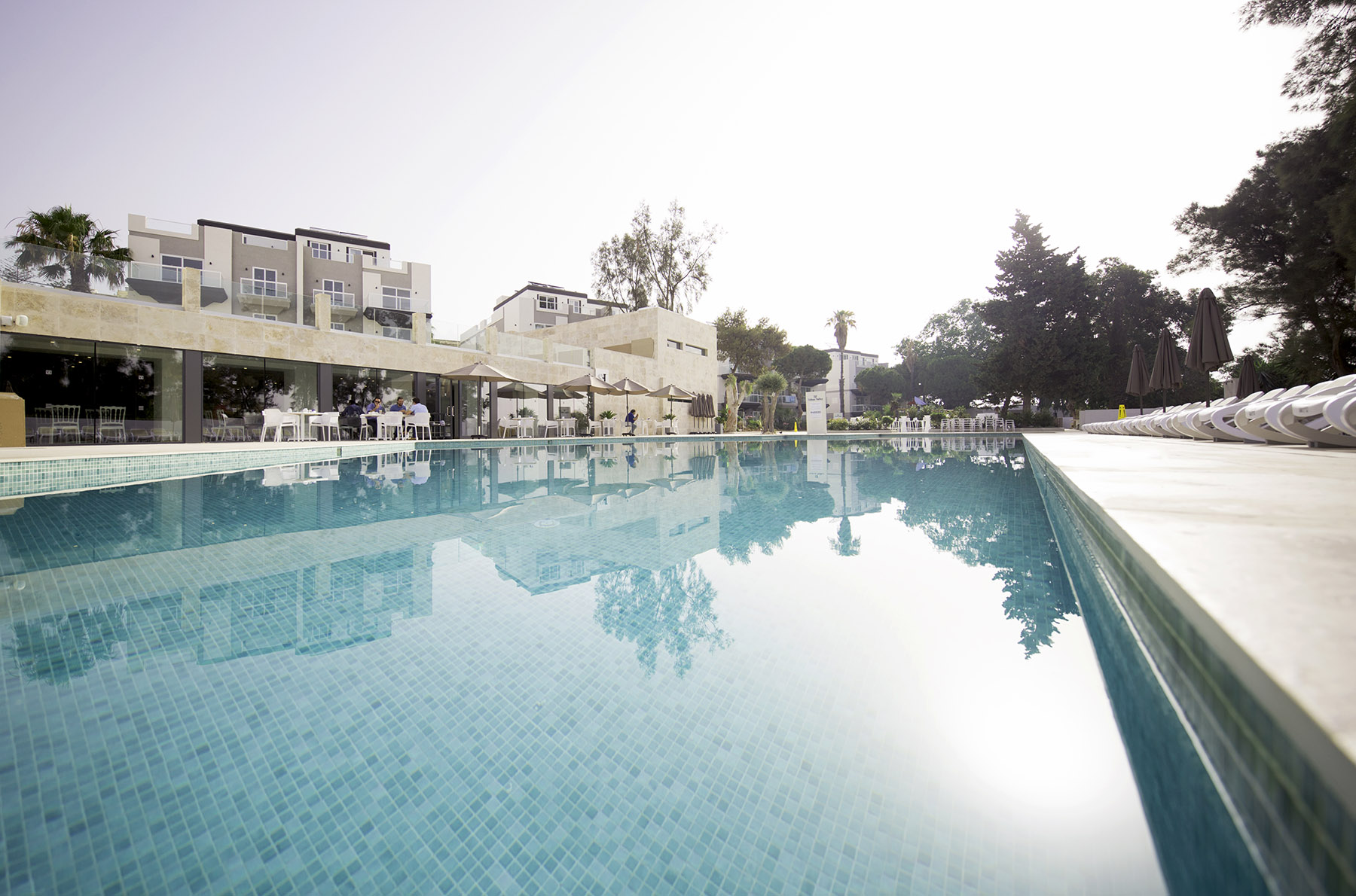 urban-valley-resort-hotel-malta-amenities-pool