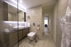 urban-valley-resort-hotel-malta-superior-bathroom